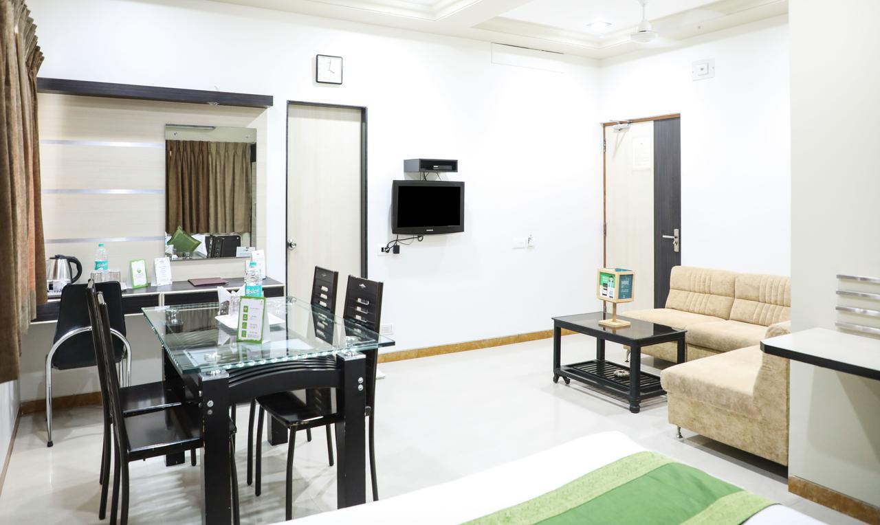 Hotel Bagga International Aurangabad  Buitenkant foto